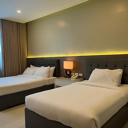 Iloilo Gateway Hotel And Suites Pavia Exterior photo
